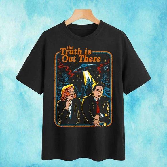 The X Files The Truth Is Out There Mulder And Scully Unisex Graphics Tshirt - Picture 1 of 4
